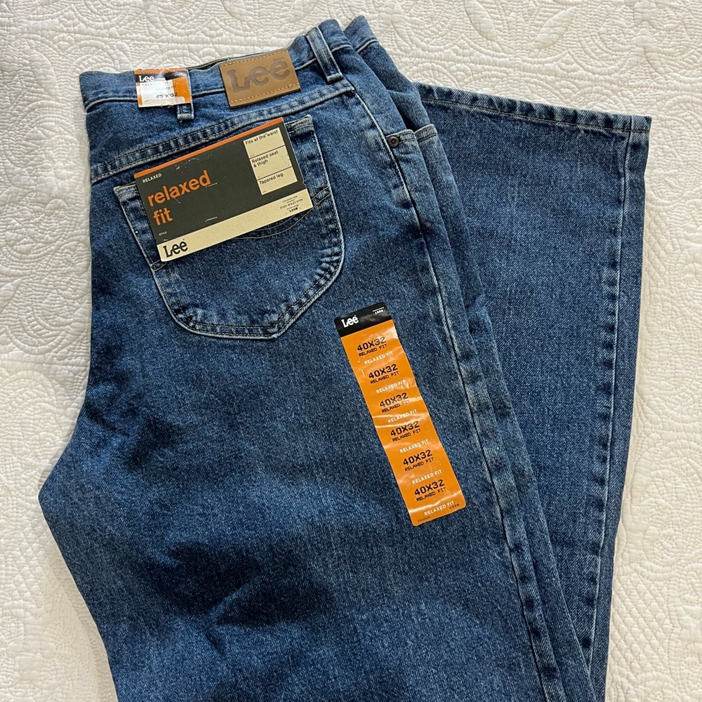 Lee Men's Relaxed Fit Dark Blue Jeans